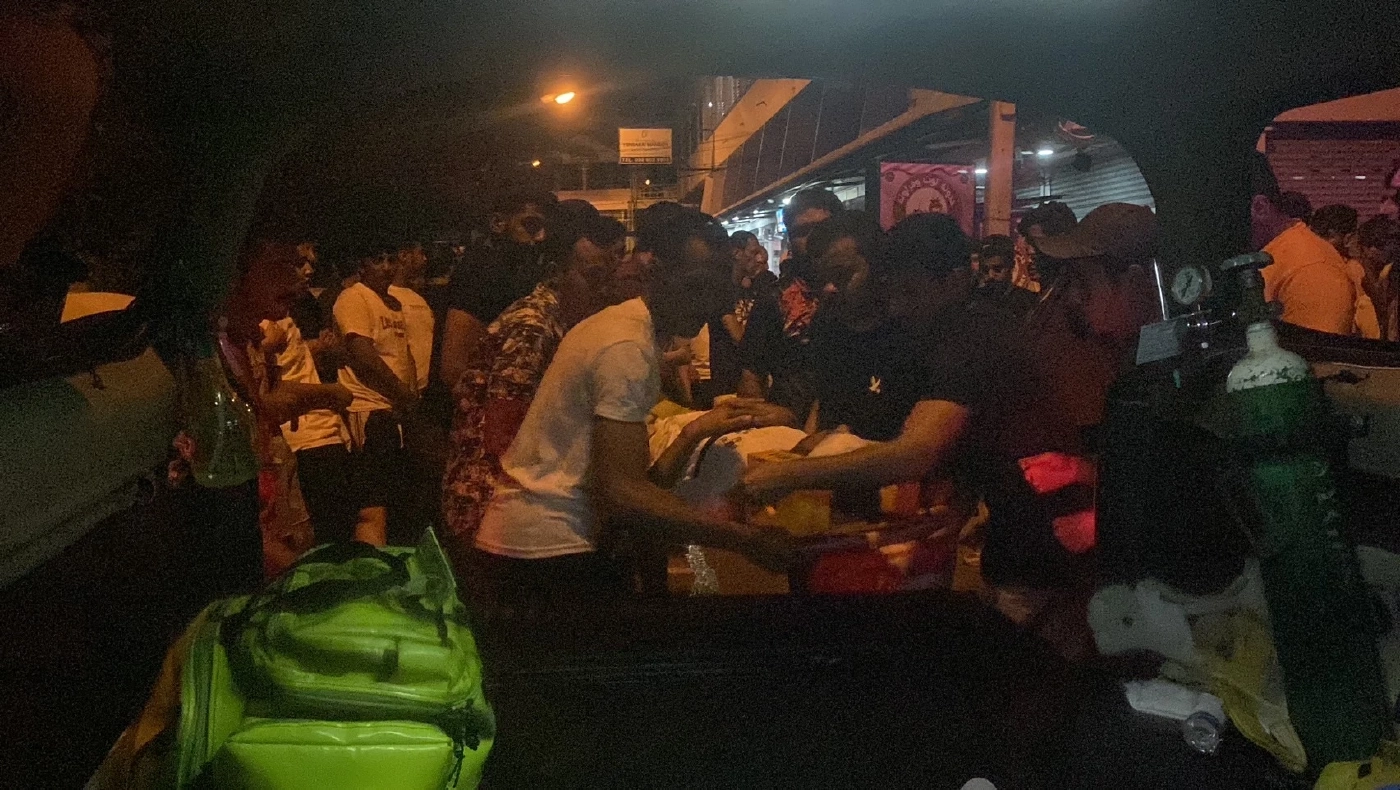 แก๊งคูเวตนับ 100 ล้อมขวางกู้ภัยฯ ขณะช่วยเหลือเพื่อนร่วมชาติ แว้น จยย. ล้มเจ็บ