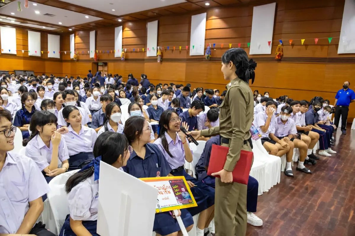 ผบ.ตร.-บุ๋ม ปนัดดา นำทัพดารา ศิษย์เก่าลูกบดินทร์ “รู้ทัน ภัยไซเบอร์”