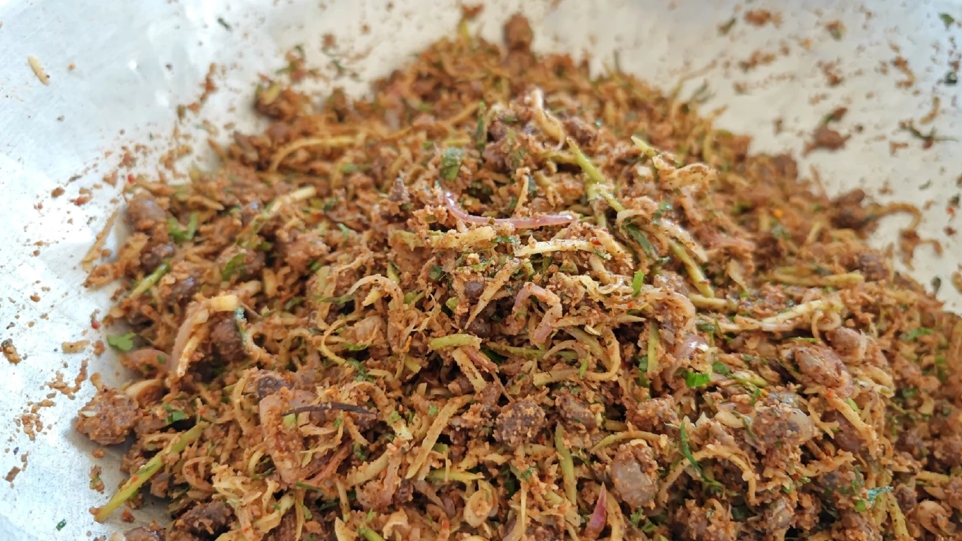 เมนูยำลอเน๊าะ(ยำปลิงทะเล) 