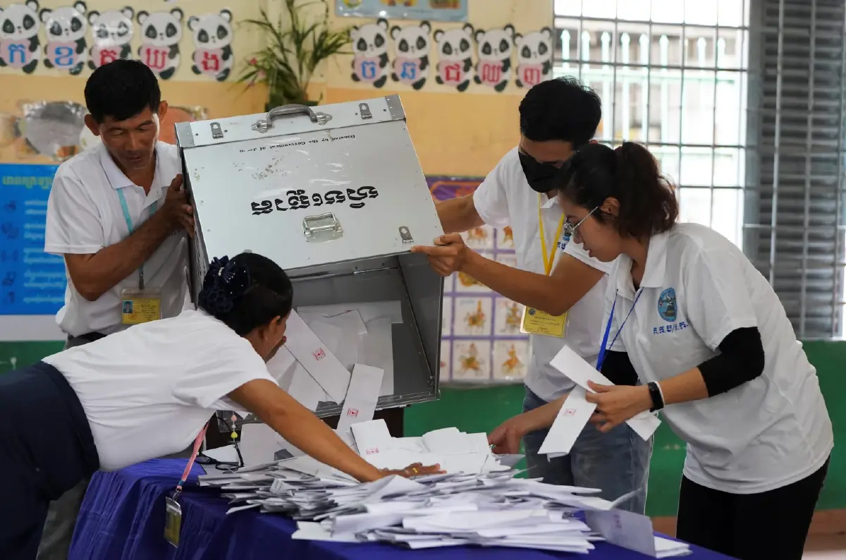 เลือกตั้งกัมพูชามีบัตรเสียกว่า 4 แสนใบ
