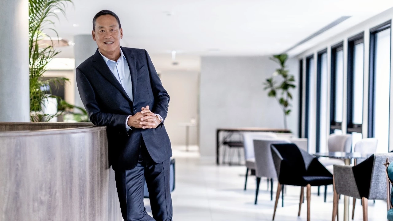 เปิดประวัติ พักตร์พิไล ทวีสิน หรือ "หมออ้อม" ภริยานายกฯ คนใหม่ของไทย 