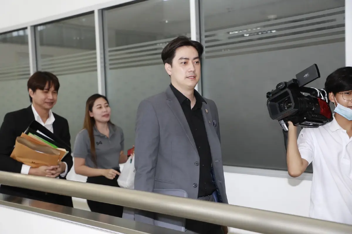 "ฟิล์ม รัฐภูมิ" เข้าพบดีเอสไอ แจงเส้นทางการเงิน Forex-3D โอนเข้าบัญชี 6 ล้าน