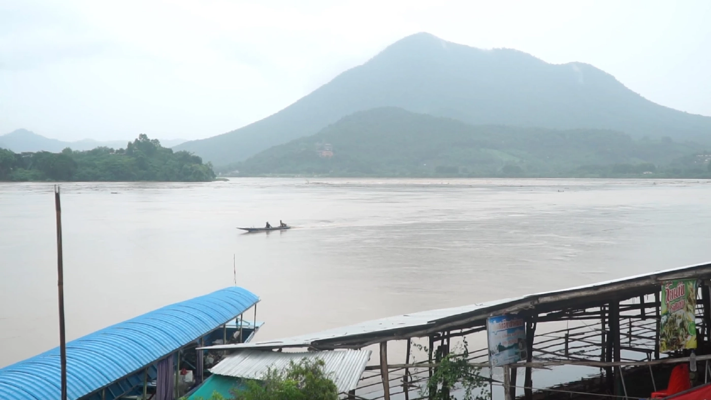 แม่น้ำโขงเริ่มวิกฤต จ่อทะลักท่วมหนองคาย-เลย ชาวบ้านเริ่มขนของขึ้นที่สูง