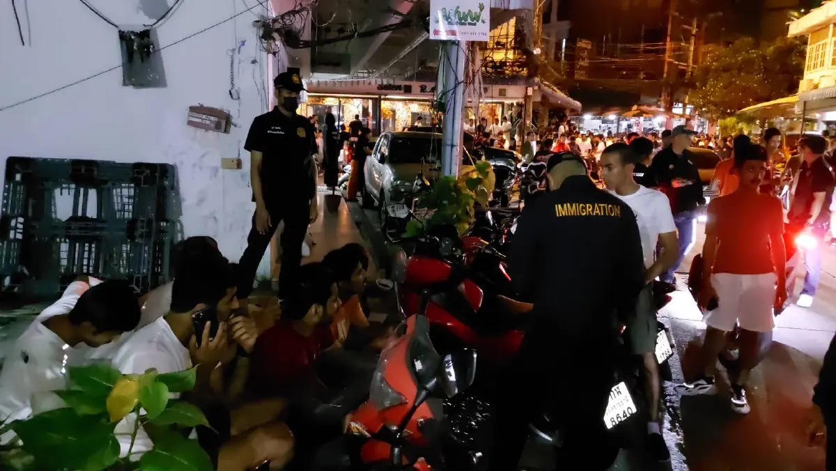 ชาวบ้านสาธุ! ตร.พัทยา เปิดยุทธการ "ปิดซอยปราบอาหรับแว้น"
