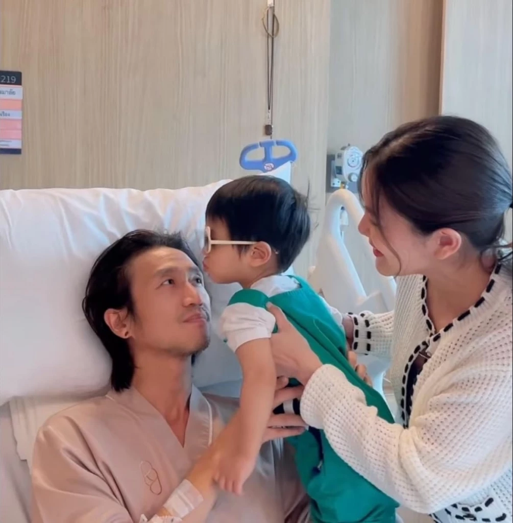 ซึ้งใจ "ก้อย รัชวิน" อุ้มท้องลูกคนที่สองดูแล "ตูน บอดี้สแลม" หลังผ่าตัดใหญ่