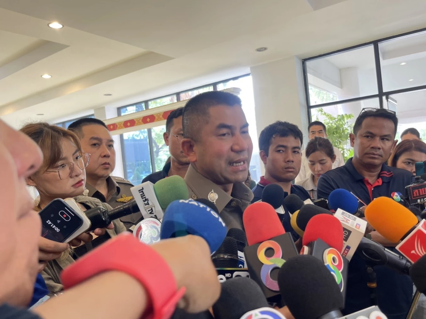 "บิ๊กโจ๊ก" ยินดีให้ตรวจสอบ ปมถูกค้นบ้าน-ลูกน้องโดนจับ ยันไม่รู้จัก "มินนี่"