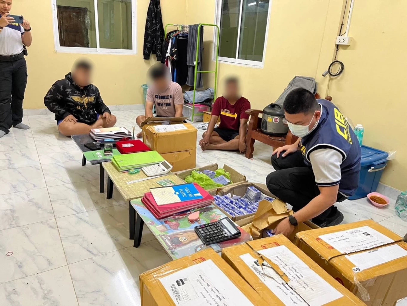 รวบ 3 หนุ่ม "สตาร์ทอัพ" ตั้งแก๊งปล่อยกู้ดอกเบี้ยโหด โปรยนามบัตรเกลื่อนเมือง