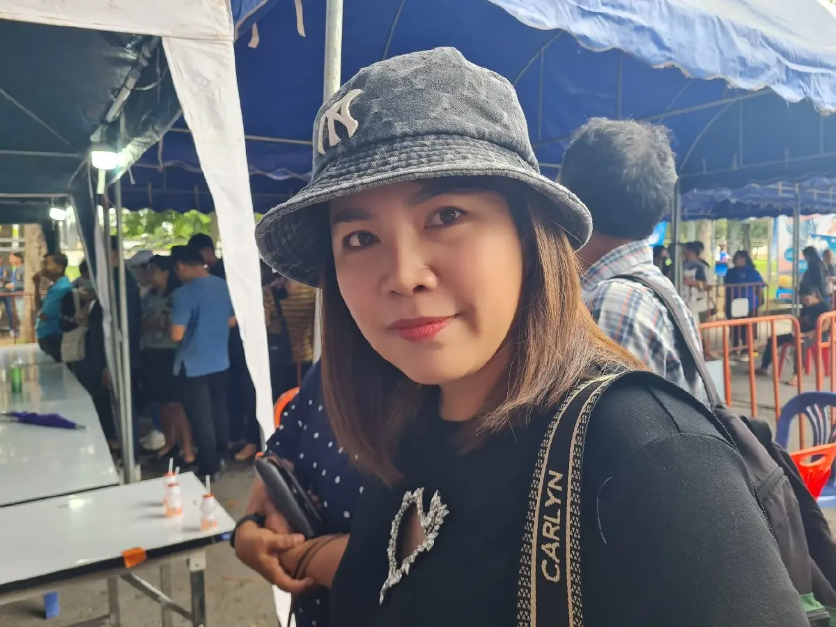 น.ส.พัชรนันท์ เดี่ยวตระกูล อายุ 40 ปี แฟนวอลเลย์บอลหญิงไทย