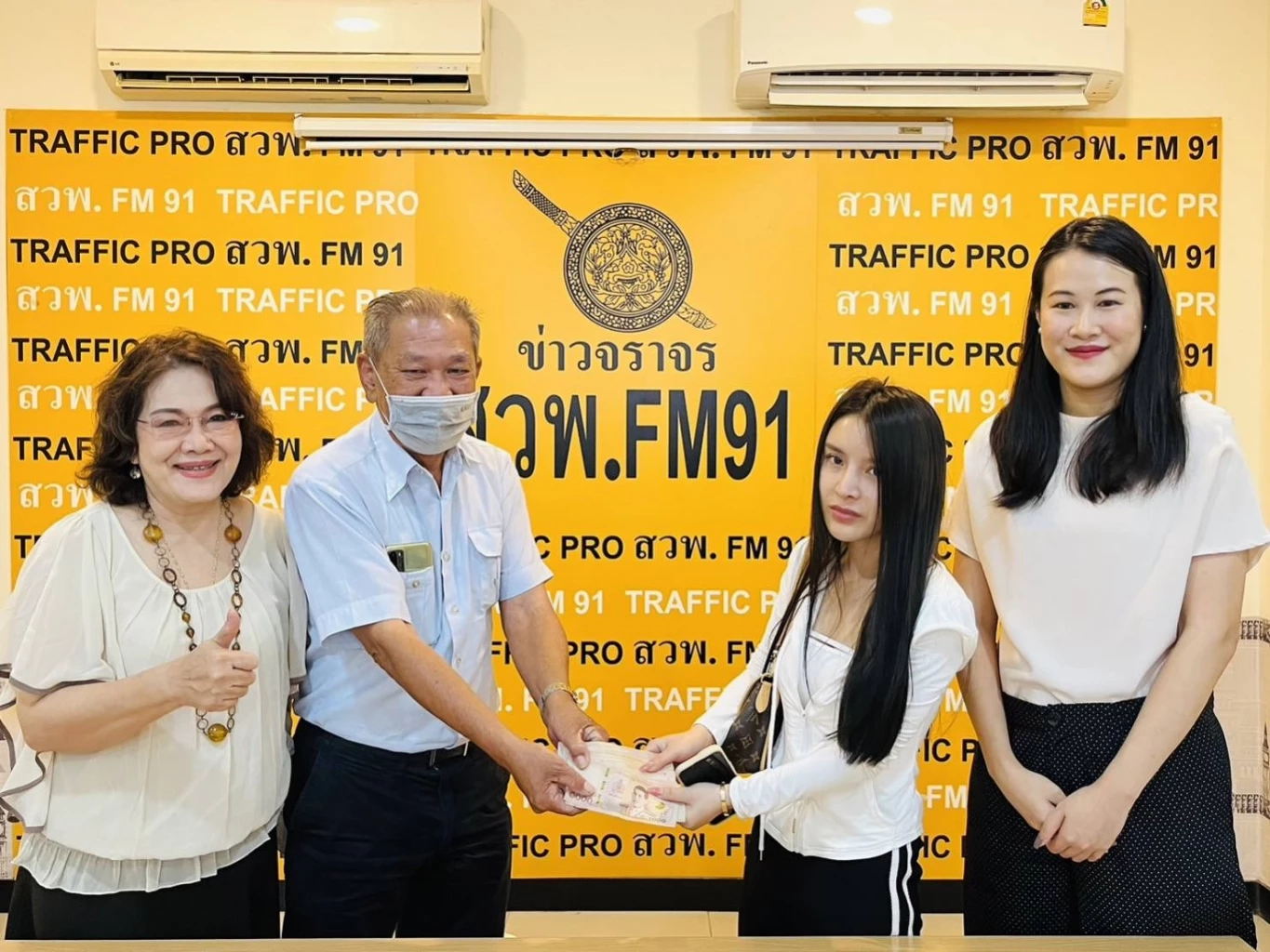 แท็กซี่คนดี เก็บเงินได้ 5 หมื่นกว่าบาท ประสานส่งคืนนักท่องเที่ยวชาวจีน