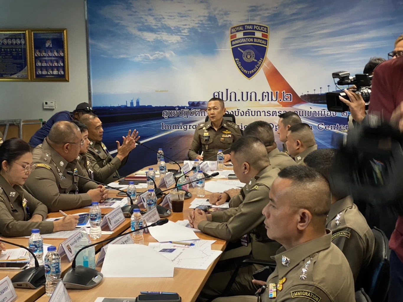 ตร.สั่งเสริมกำลังด่าน ตม. พร้อมรับ "นโยบายฟรีวีซ่า"