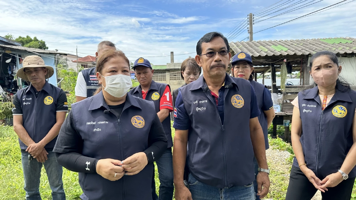 น.ส.กมลทิพย์ กล่อมสวน กำนัน ต.บ้านกลาง 