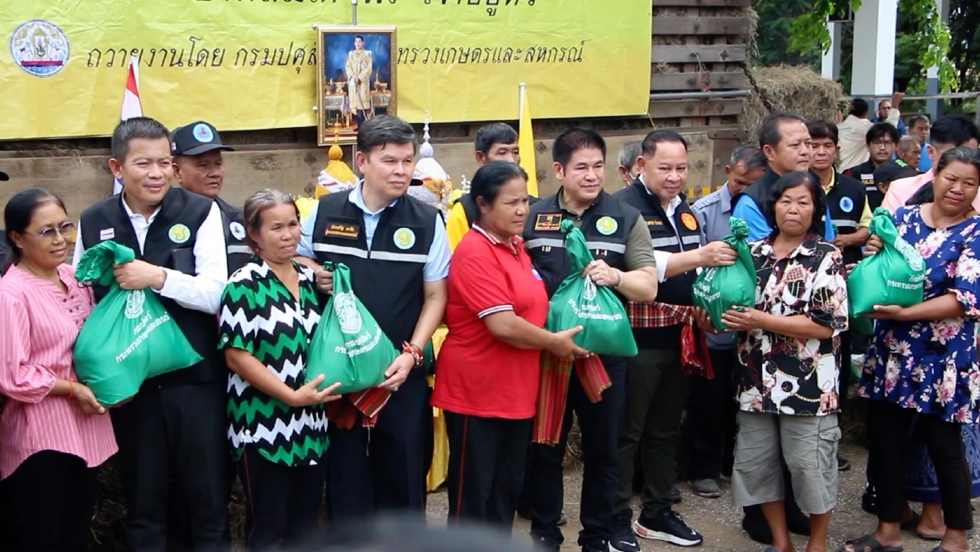 “ธรรมนัส” ควง “เอกราช” ลงพื้นที่ช่วยผู้ประสบภัยน้ำท่วม จ.ขอนแก่น