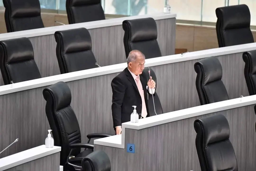 มณเฑียร บุญตัน 