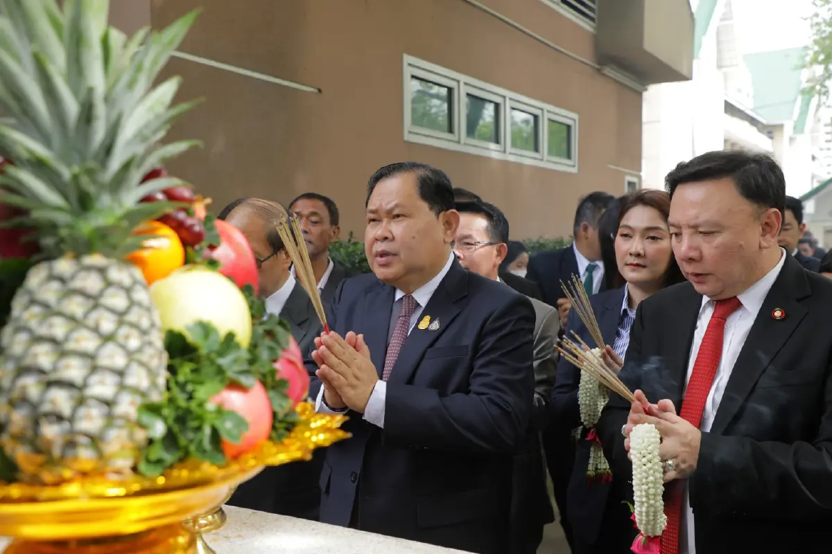 รมช.เกษตรฯ เริ่มทันทีนโยบายพักหนี้เกษตร 3 ปี