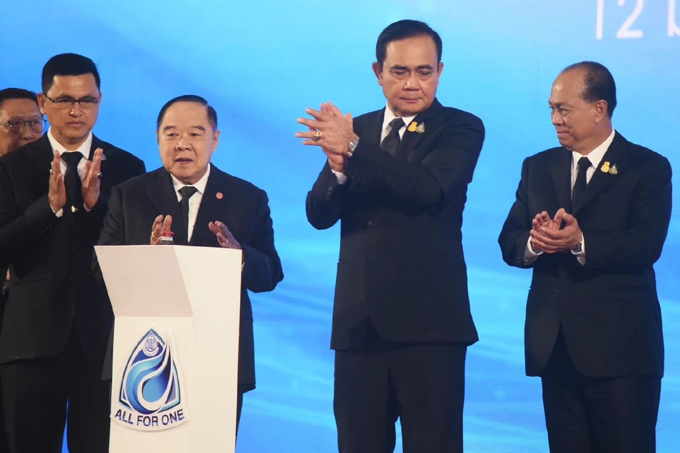 เส้นทางเหล็ก "3ป." จากนักรบบูรพา...สู่อำลาการเมือง