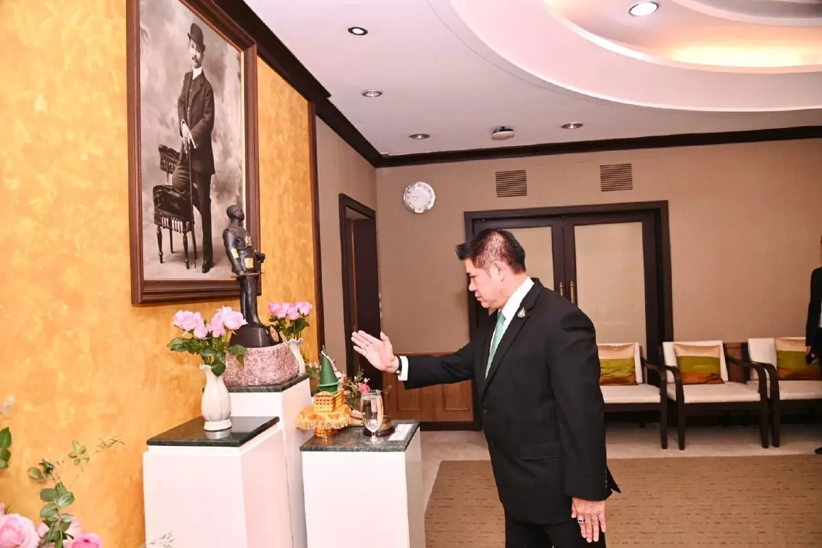 "ธรรมนัส" ถือฤกษ์ 08.19 น. ใส่ไทค์เขียว เข้าก.เกษตรวันแรก