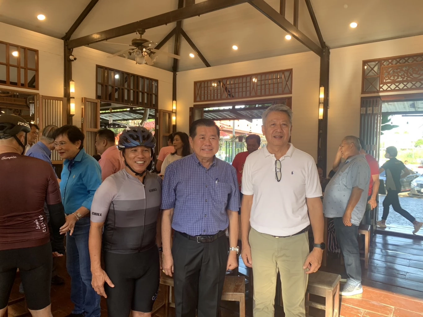 นิพนธ์ นำทัพหลวงปชป.ลงพื้นที่ระยองช่วย หมอบัญญัติ หาเสียงเลือกตั้ง