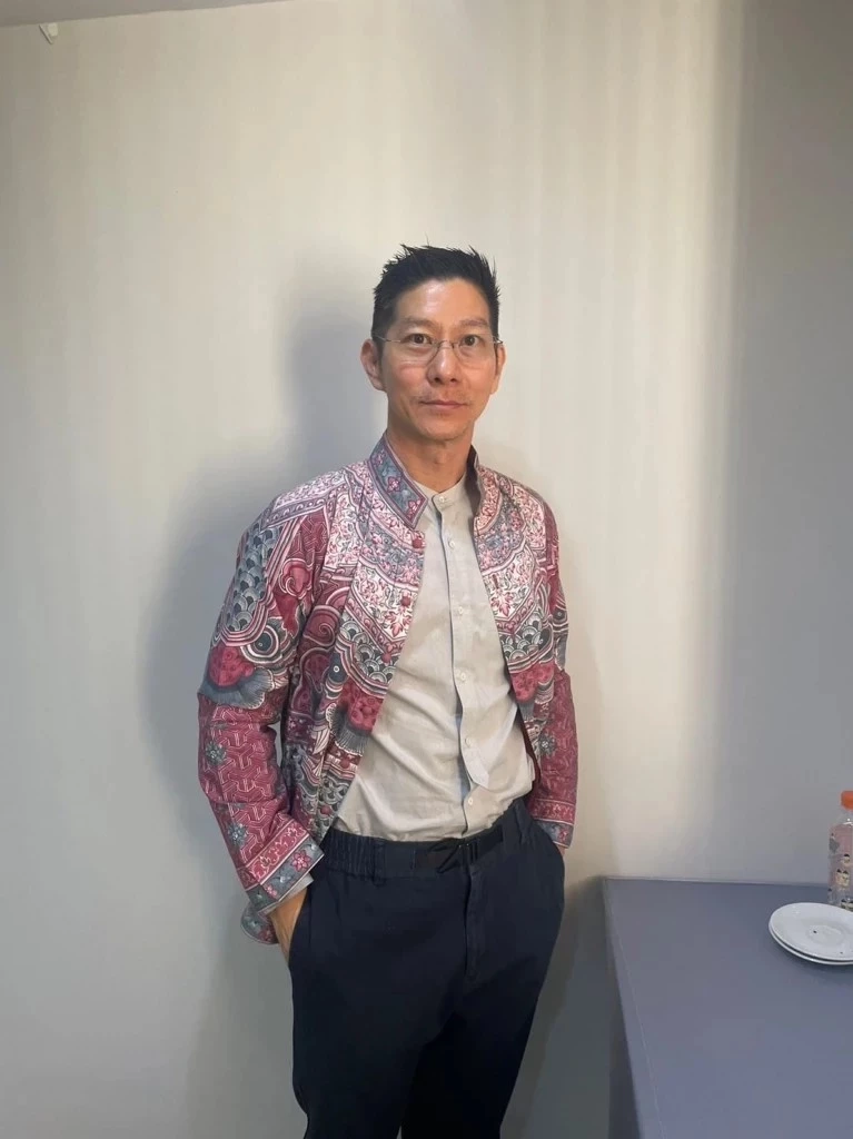 "ครูบิ๊ก" เผย "ปังชา" ไม่เคยขอโทษปมโลโก้หญิงชุดไทย ย้ำ ภาพที่แจงคนละภาพ