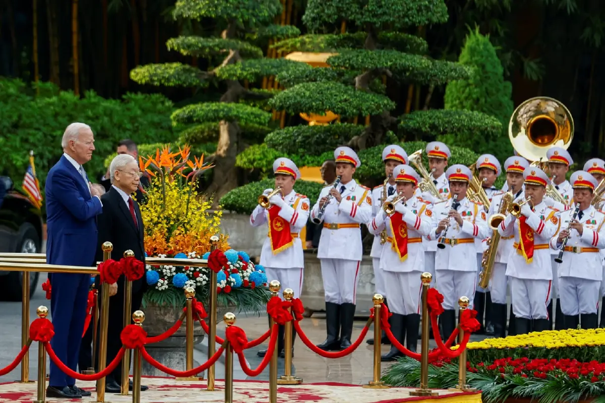 ไบเดนเยือนเวียดนาม ยกระดับความสัมพันธ์ ยืนยันสหรัฐฯ ไม่ต้องการยับยั้งจีน