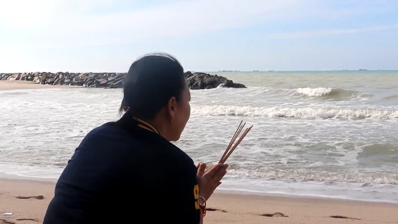 ยังไร้วี่แววสาว 16 จมทะเล "หาดแสงจันทร์" ครอบครัวเผยเรื่องราวสุดขนลุก