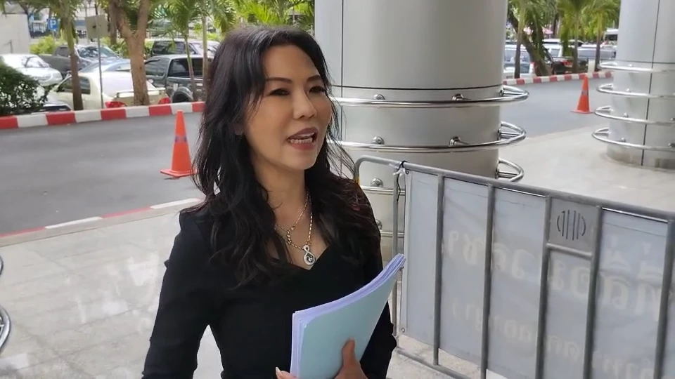 ทนายกุ้ง