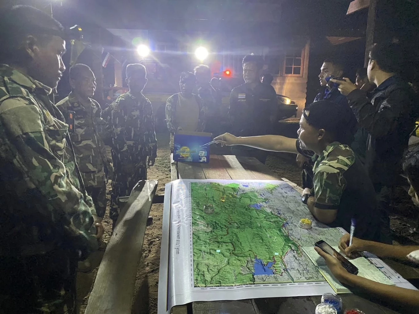 กระทิงป่าขวิด จนท.อุทยานฯ บาดเจ็บ 3 ราย ประสาน ฮ.รับตัวด่วน!