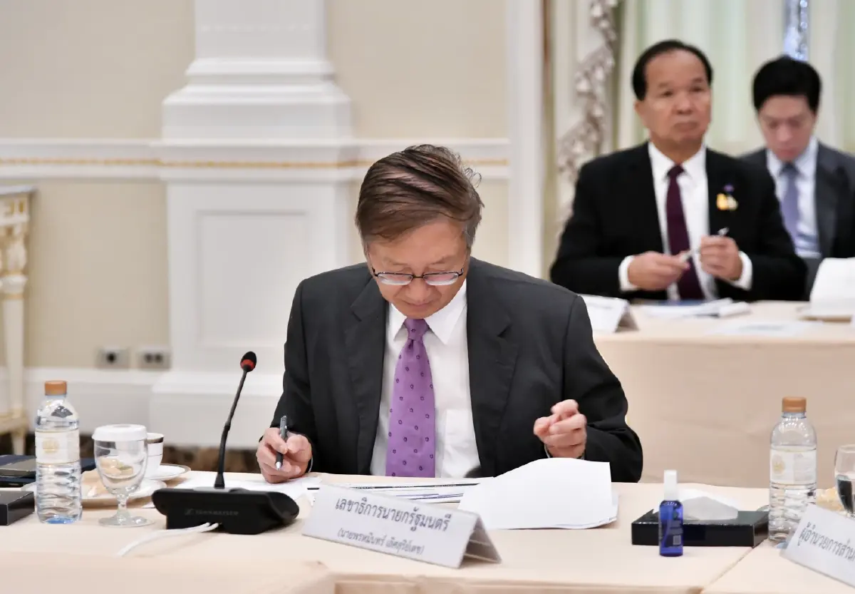 นพ.พรหมินทร์ เลขาฯนายกฯเข้าร่วมประชุม