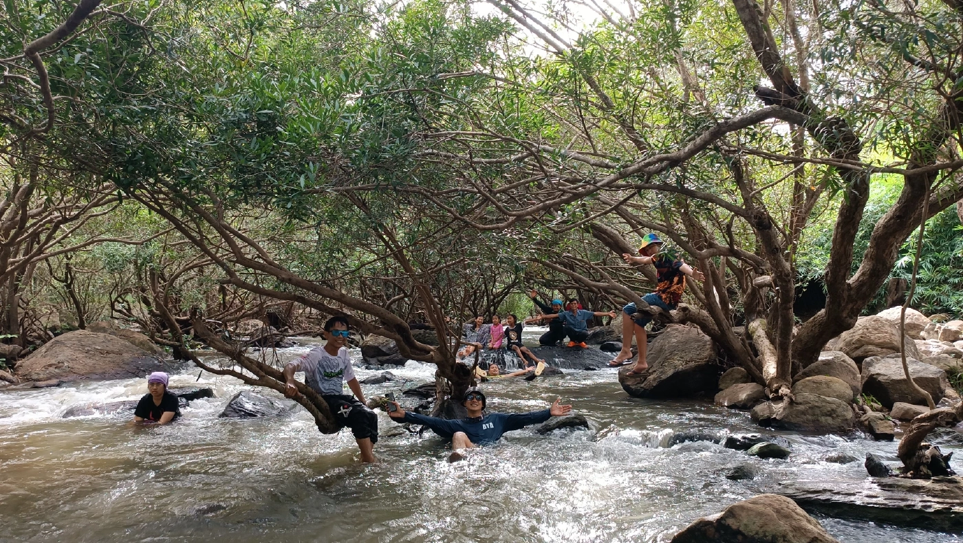 ชวนเที่ยว "อุโมงค์ต้นแจงแก่งวังวน" สัมผัสธรรมชาติสวยงาม ที่เขื่อนลำแชะโคราช