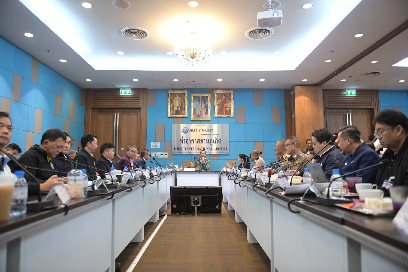 เศรษฐา ทวีสิน นายกรัฐมนตรี รมว.คลัง