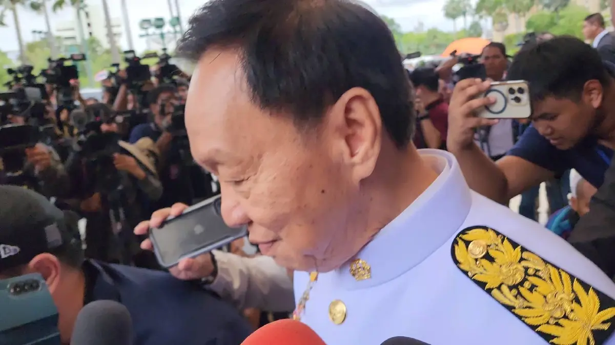 พล.ต.อ.พัชรวาท ปัด รับไม้ต่อสานงานพรรคแทน ยัน "บิ๊กป้อม" ยังไม่วางมือ