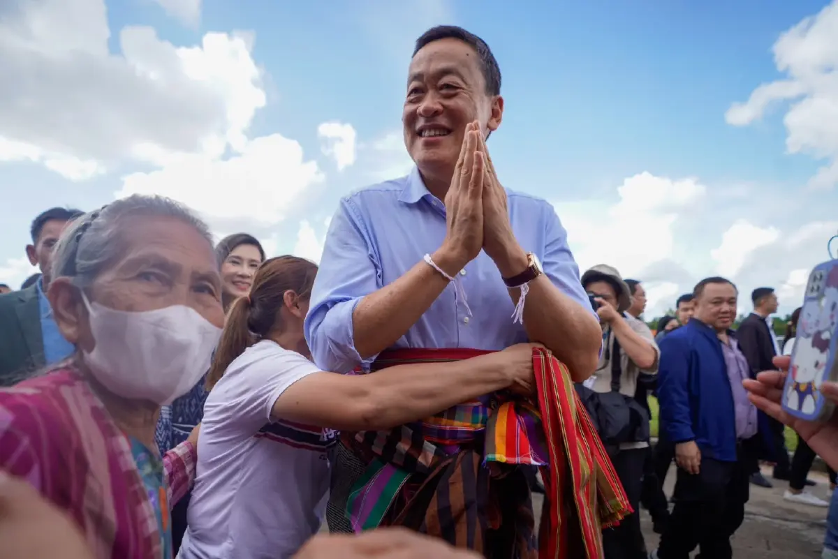 ชาวอุดรธานี แห่ต้อนรับนายกฯ