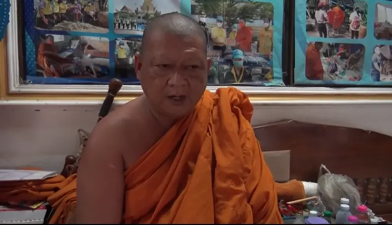 พระครูสังฆรักษ์ สุริยา ถิรสุทโธ เจ้าอาวาสวัดวรพรตสังฆาวาส