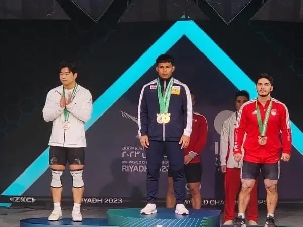 "วีรพล" ผงาดคว้า 2 ทอง 1 เงินศึกยกน้ำหนักชิงแชมป์โลก พร้อมพังสถิติเยาวชน