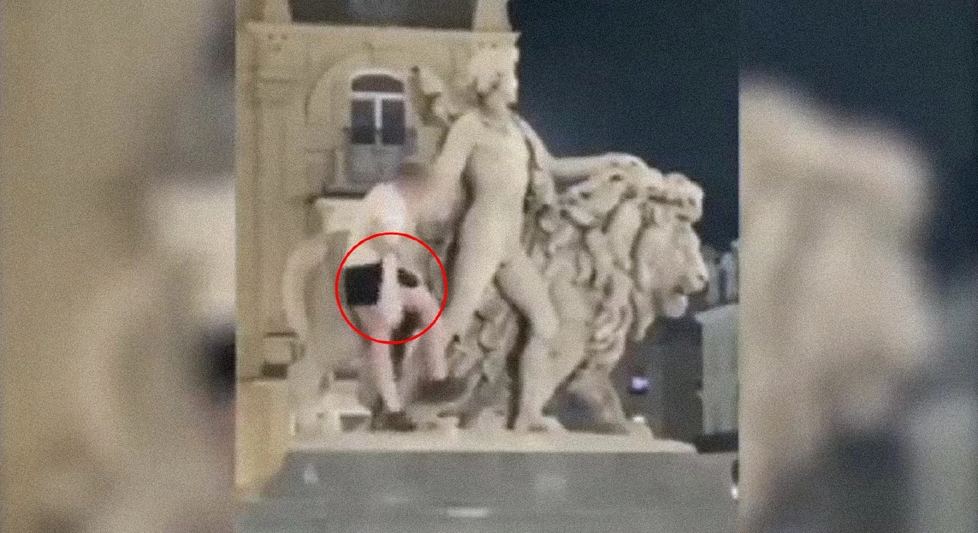 อยากได้ภาพสวย... หนุ่มไอริชปีนรูปปั้นมรดกโลกหัก ค่าเสียหาย 17,600 ยูโร