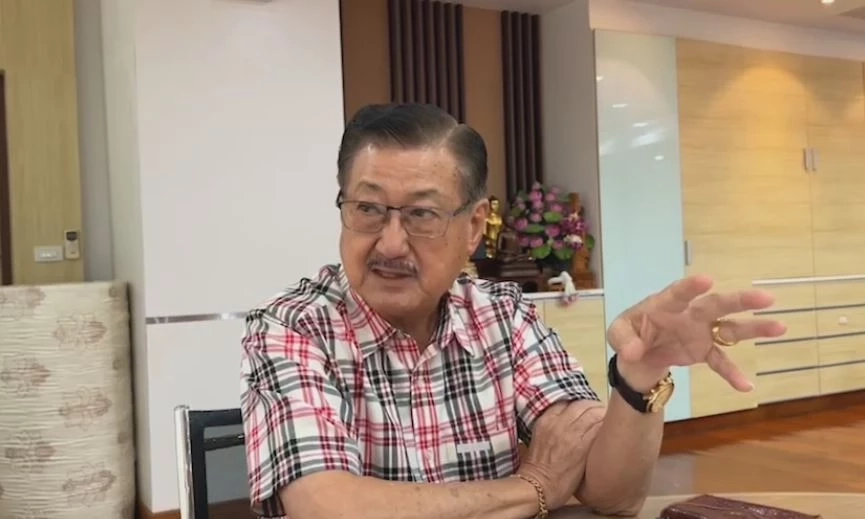 นายสมนึก ธนเดชากุล นายกเทศมนตรีนครนนทบุรี