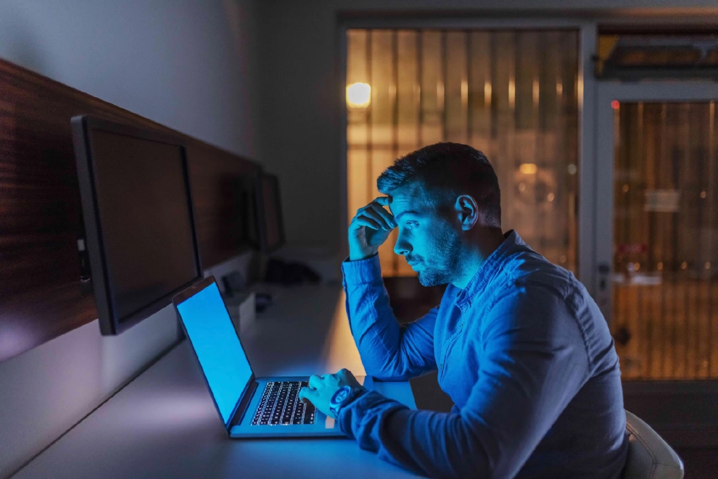 วันสายตาโลกปีนี้ “แว่นท็อปเจริญ” มาเช็คลิสต์ ‘พฤติกรรมเสี่ยงทำร้ายดวงตา’