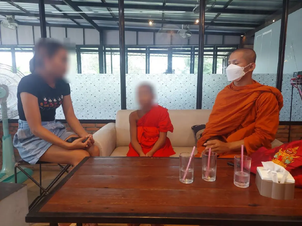 ฝันเป็นจริง สามเณรได้เจอหน้าแม่ หลังพลัดพรากนานเกือบ 10 ปี