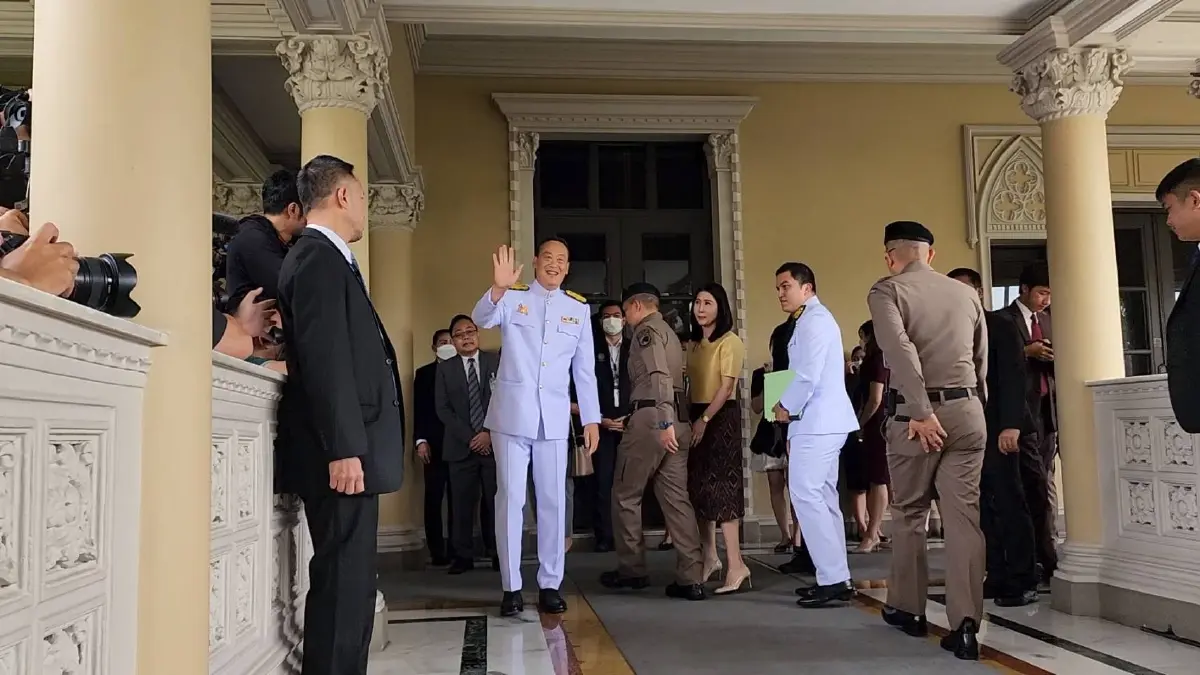 ส่องมาให้แล้ว! เลขป้ายแดง-พระเครื่องบนรถใหม่ "นายกฯเศรษฐา"