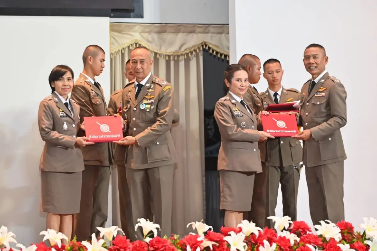 พายุฝนพัดโหม พิธีทรงเกียรติ "ตำรวจเกษียณราชการ" ปีงบ 2566(มีคลิป)