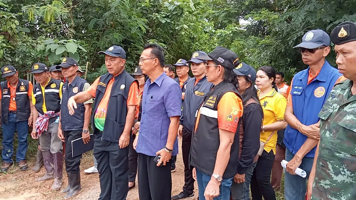 ฝนตกต่อเนื่อง น้ำป่าทะลัก ซัดฝายน้ำล้นพังเสียหาย