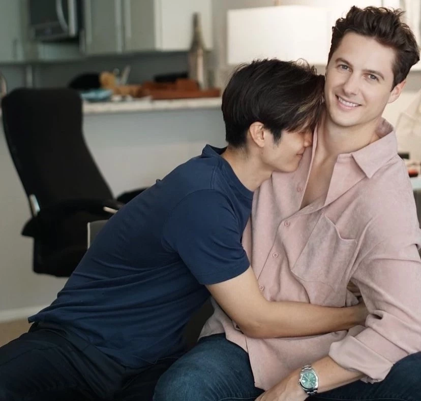 อดีตบอยกรุ๊ป "โยชิ ซีควินท์" เปิดตัวแฟนหนุ่มฝรั่งสุดหวาน เพื่อนๆแซวสนั่น