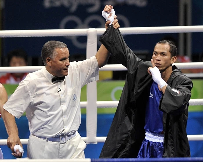 น้ำตาของนักสู้ "สมจิตร จงจอหอ" เล่ามรสุมชีวิตเมียป่วย ลูกสมองช้ากว่าอายุ