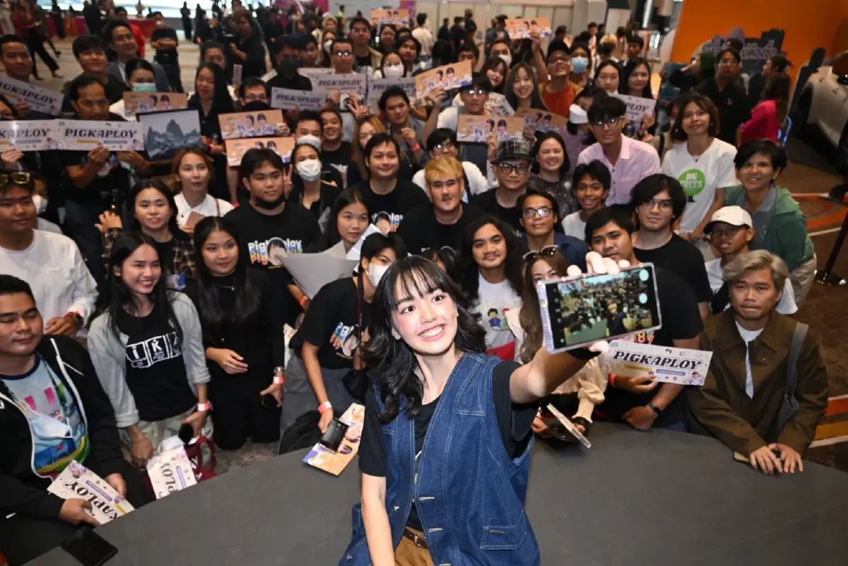 สุดคึกคัก เหล่าคนดังเข้าร่วมงาน  Thailand Influencer Awards 2023 (TIA)