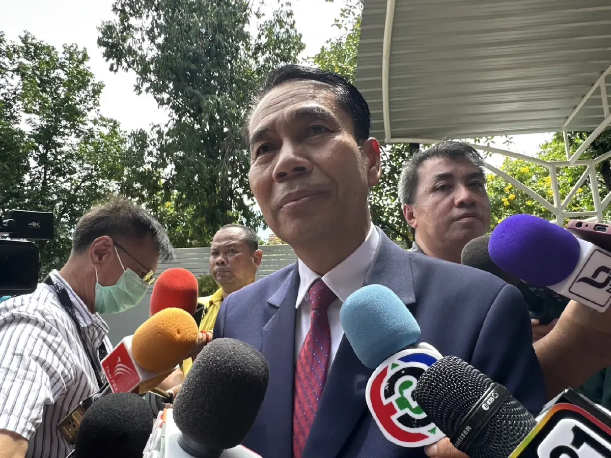 "สุทิน" ย้ำปม "เรือดำน้ำ" มีทางออก-ส่งระดับรัฐบาลเจรจาจีน