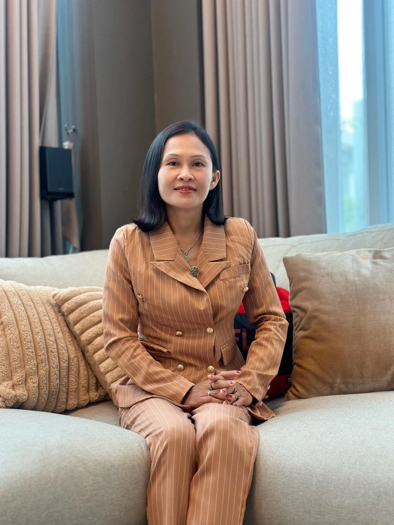 เดือนเพ็ญ เด่นดวง เจ้าของไวรัล คนจนมีสิทธิ์ไหมคะ คิวงานยาวถึงปลายปี