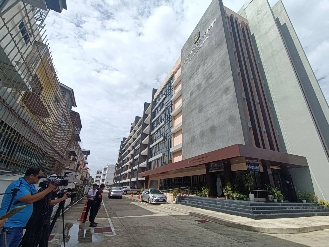 ตร.-อส.ร่วมถกคดี “อดีตผู้การชลบุรี” รีดไถ 140 ล้านบาท