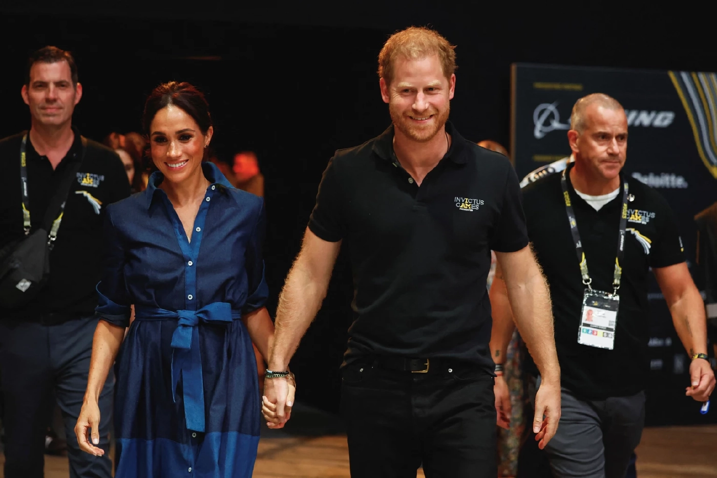 งานกีฬาทหาร แต่ถมแฟชั่น 300,000 เพื่อ!?