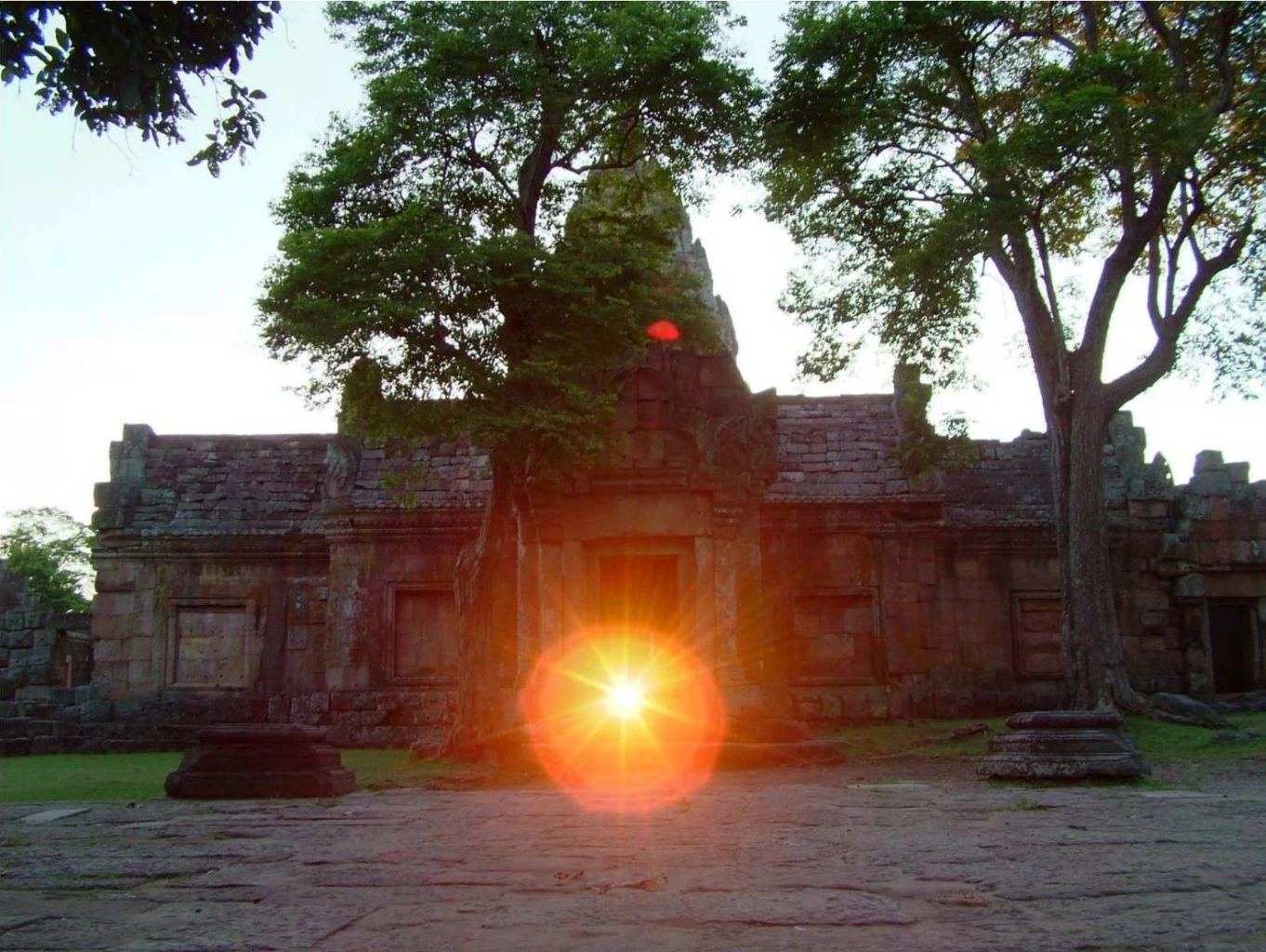 ชวนชมปรากฏการณ์ พระอาทิตย์ขึ้นตรง 15 ช่องประตู "ปราสาทพนมรุ้ง" 8-10 ก.ย. นี้