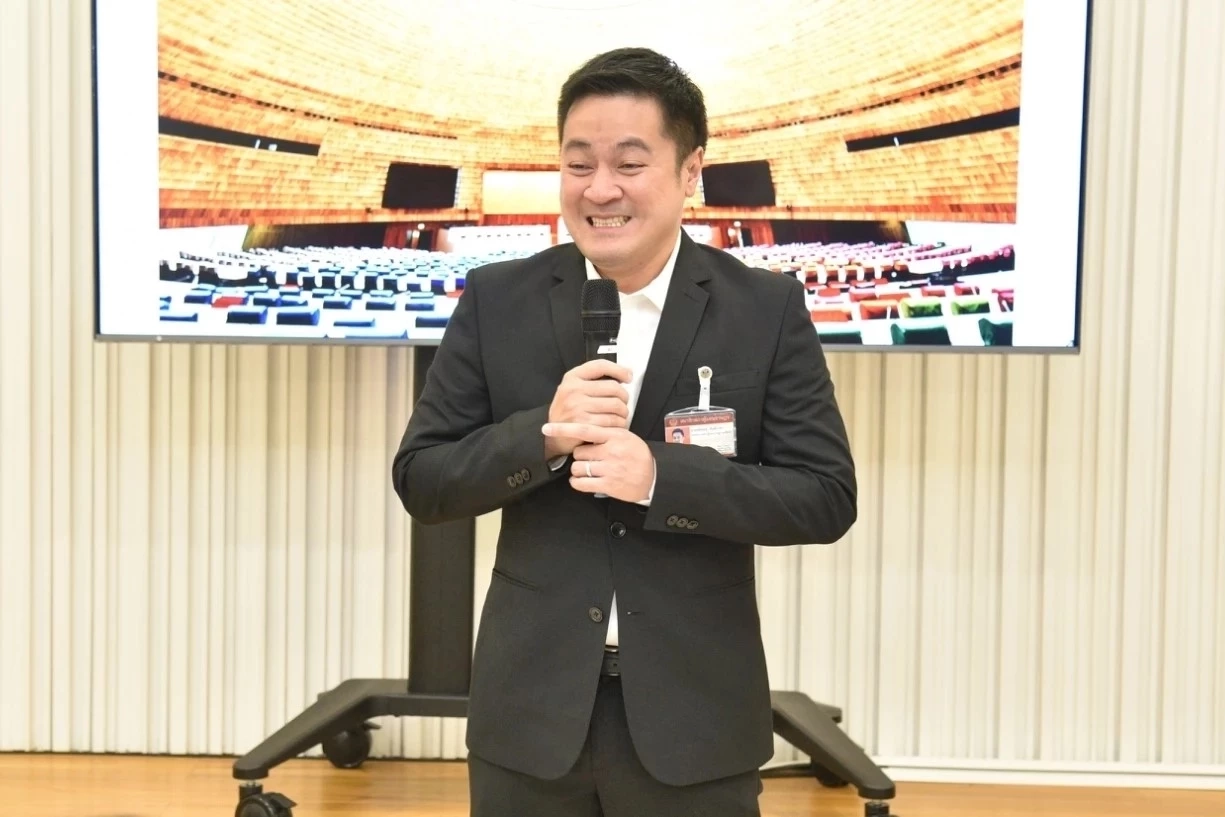 ปดิพัทธ์ สส.พรรคก้าวไกล และรองประธานสภาฯ คนที่ 1