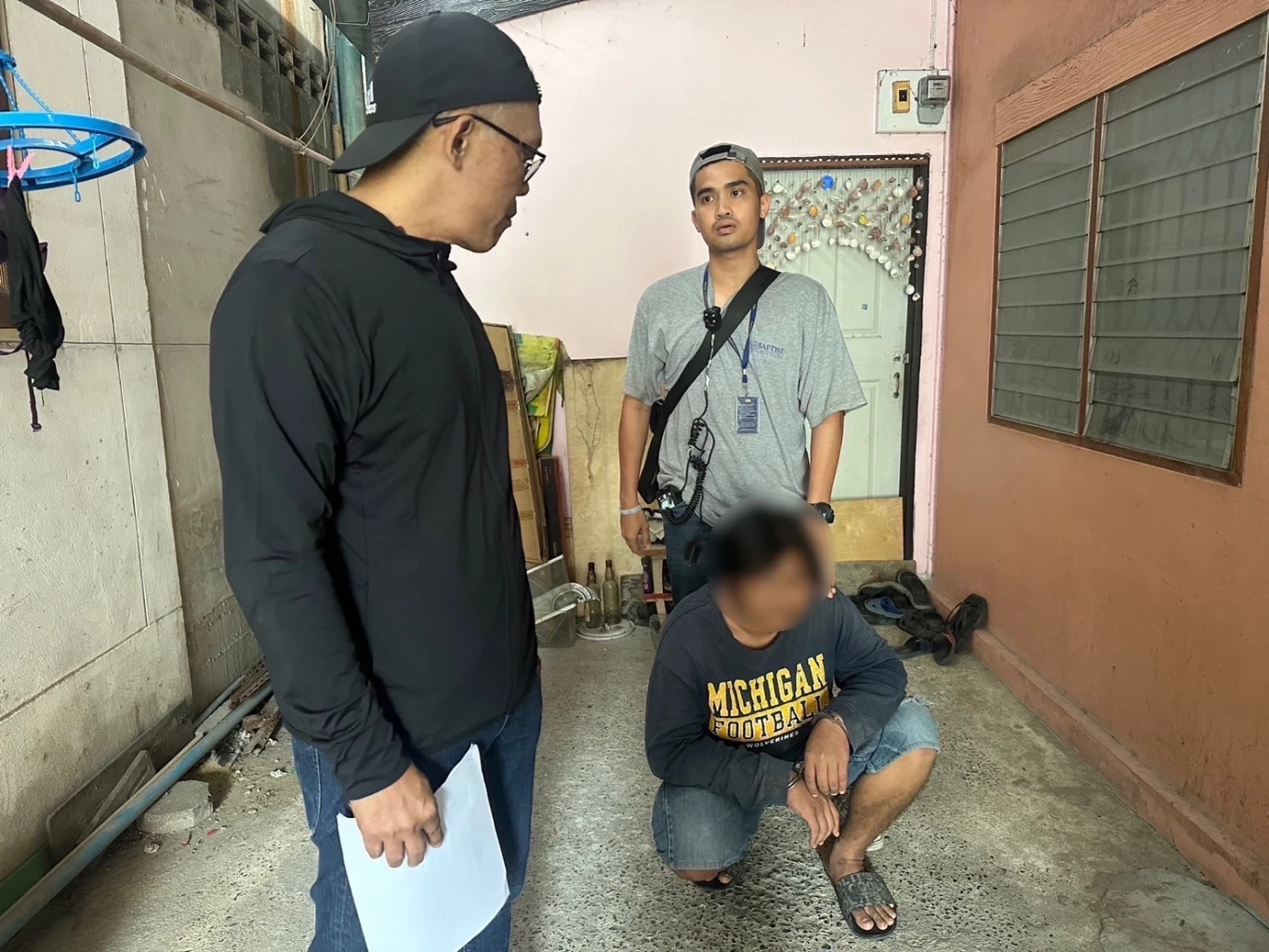 กองปราบ ตามจับลูกทรพีเตะแม่แขนหัก ฉุนขอเงินไปแต่งรถแล้วไม่ได้